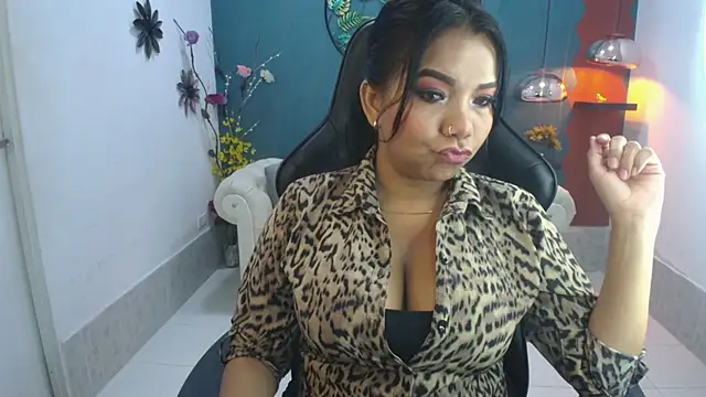 Elizabeth Suan  online show from March 17, 2026, 11:35 am