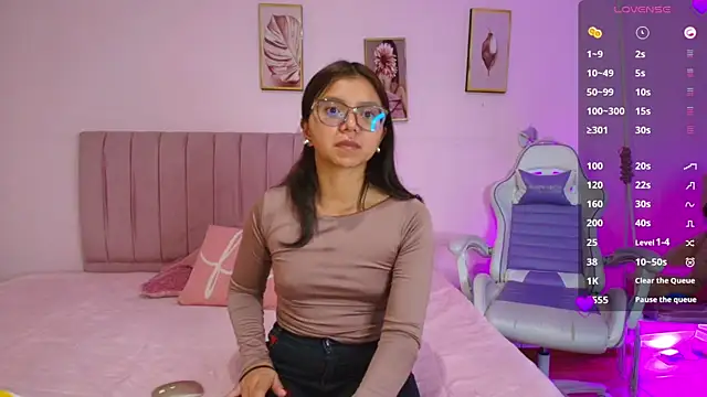 Snapshot of Zoow_bluussh chatting on March 16, 2026, 12:09 pm Zoow bluussh online show from March 16, 2026, 12:09 pm