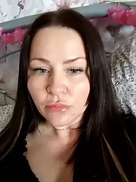 Kandi-kiss online show from May 6, 2026, 10:09 am