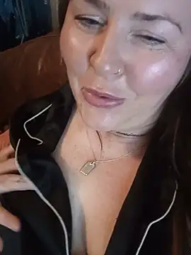 Kandi-kiss online show from August 1, 2026, 10:41 pm