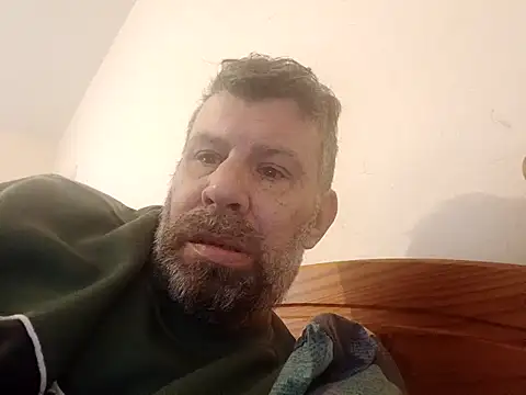 Snapshot of stud2512 chatting on March 8, 2026, 10:52 am stud2512 online show from March 8, 2026, 10:52 am