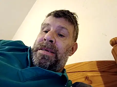 Snapshot of stud2512 chatting on March 9, 2026, 4:44 pm stud2512 online show from March 9, 2026, 4:44 pm