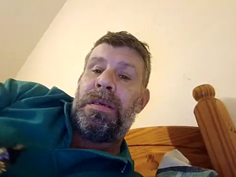 Snapshot of stud2512 chatting on March 10, 2026, 10:15 pm stud2512 online show from March 10, 2026, 10:15 pm