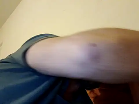 Snapshot of stud2512 chatting on March 11, 2026, 10:27 pm stud2512 online show from March 11, 2026, 10:27 pm