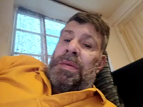 Snapshot of stud2512 chatting on March 17, 2026, 5:27 pm stud2512 online show from March 17, 2026, 5:27 pm