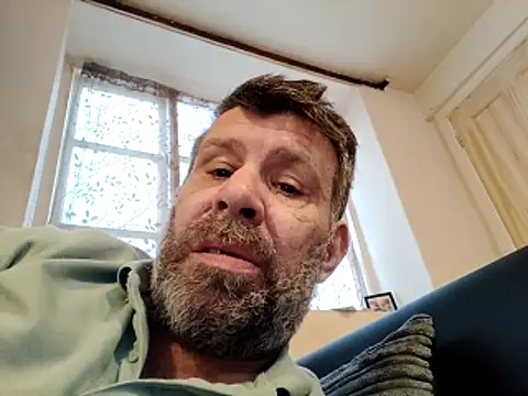 Snapshot of stud2512 chatting on March 19, 2026, 5:06 pm stud2512 online show from March 19, 2026, 5:06 pm