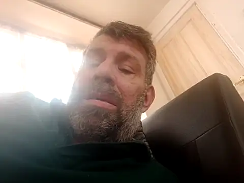 Snapshot of stud2512 chatting on March 28, 2026, 9:31 am stud2512 online show from March 28, 2026, 9:31 am