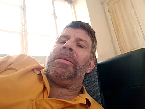 Snapshot of stud2512 chatting on April 4, 2026, 12:57 pm stud2512 online show from April 4, 2026, 12:57 pm