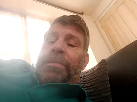 Snapshot of stud2512 chatting on April 7, 2026, 9:21 am stud2512 online show from April 7, 2026, 9:21 am