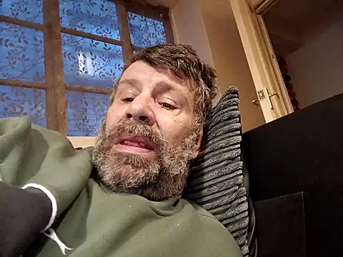 Snapshot of stud2512 chatting on April 15, 2026, 6:59 pm stud2512 online show from April 15, 2026, 6:59 pm
