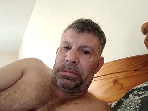 Snapshot of stud2512 chatting on May 2, 2026, 7:02 am stud2512 online show from May 2, 2026, 7:02 am