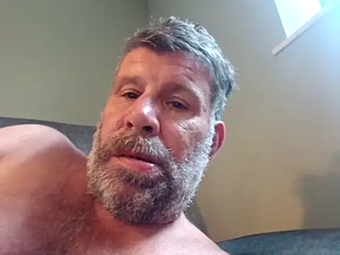 Snapshot of stud2512 chatting on May 23, 2026, 5:17 pm stud2512 online show from May 23, 2026, 5:17 pm