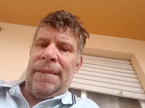 stud2512 online show from June 18, 2026, 6:13 am