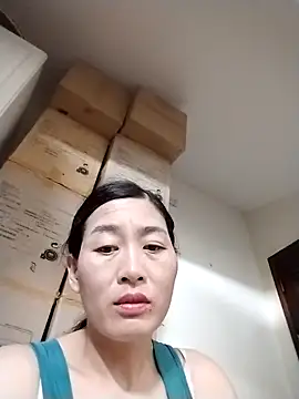 lris-Beauty77 online show from May 2, 2026, 8:58 pm