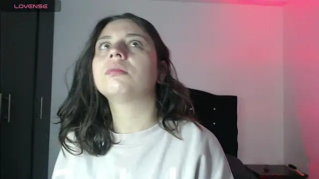 Ana  arms online show from April 21, 2026, 2:56 pm