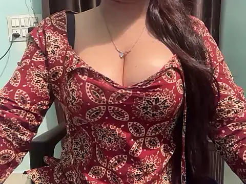 Avneet kaurr1 online show from April 28, 2026, 10:04 pm