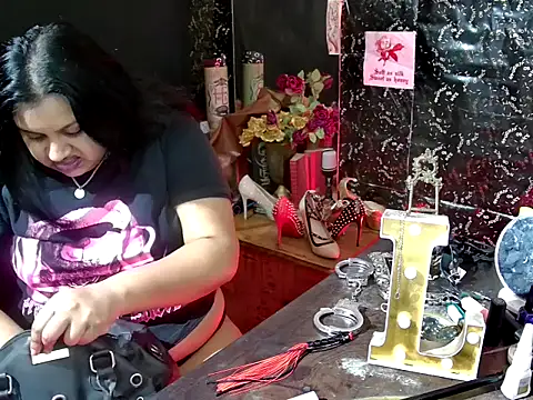Snapshot of MistressMileenaMiami chatting on July 13, 2026, 10:56 pm MistressMileenaMiami online show from July 13, 2026, 10:56 pm