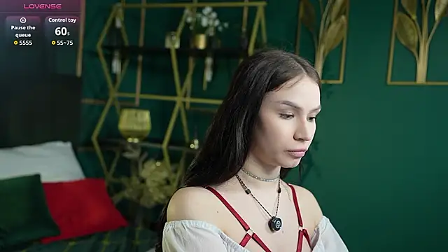 Snapshot of SatiraLux chatting on March 18, 2026, 12:41 pm SatiraLux online show from March 18, 2026, 12:41 pm