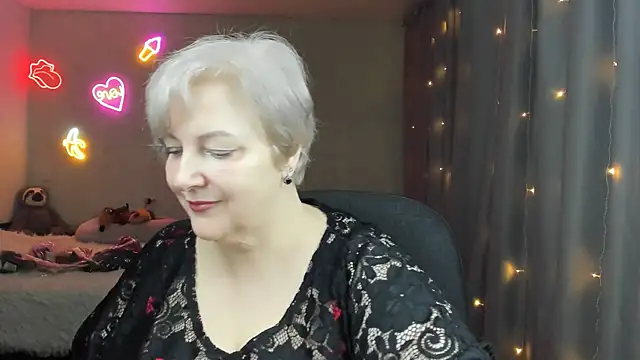 Mary-Leee online show from April 24, 2026, 5:32 am