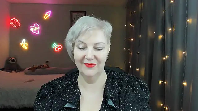 Mary-Leee online show from April 28, 2026, 3:55 am