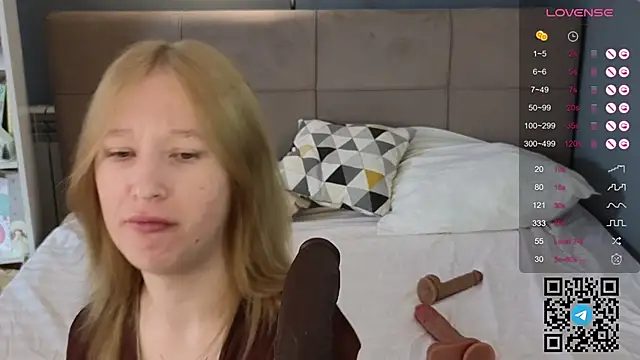 Snapshot of Mira_Berto chatting on April 11, 2026, 6:18 am Mira Berto online show from April 11, 2026, 6:18 am