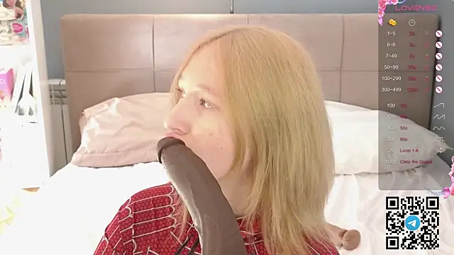 Snapshot of Mira_Berto chatting on April 12, 2026, 6:29 am Mira Berto online show from April 12, 2026, 6:29 am