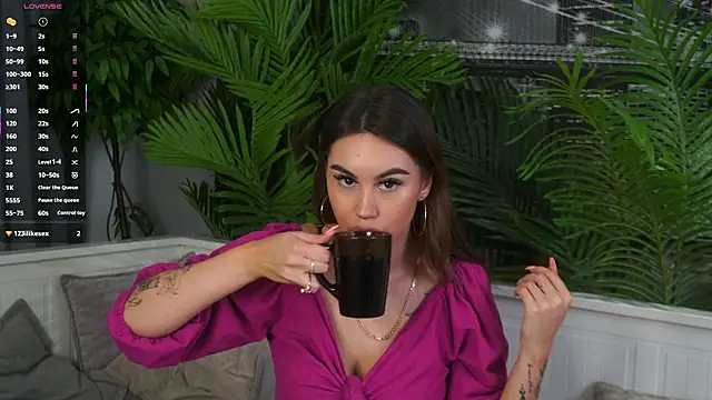 JulyMilky online show from March 18, 2026, 3:37 pm