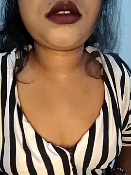 Cutie bae011 online show from March 20, 2026, 4:45 pm