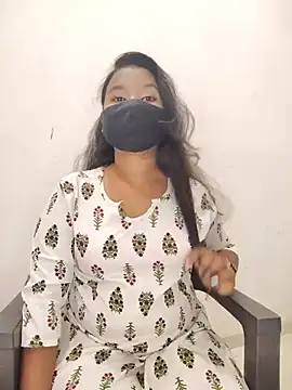 Cutie bae011 online show from March 21, 2026, 4:32 pm