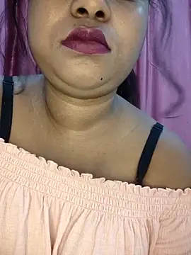 Cutie bae011 online show from March 30, 2026, 5:58 pm