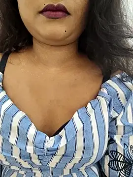 Cutie bae011 online show from April 4, 2026, 6:16 pm