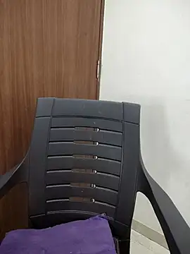 Cutie bae011 online show from April 6, 2026, 4:52 pm