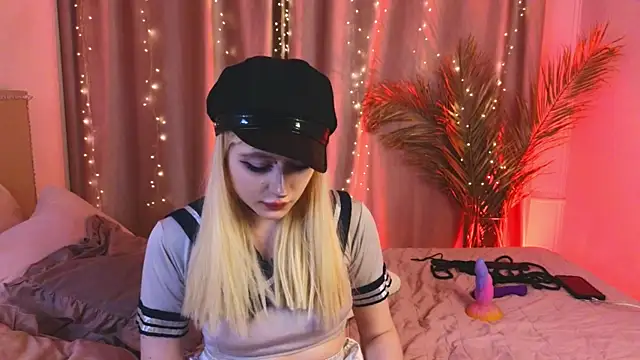 Snapshot of rraffaellka chatting on April 11, 2026, 9:30 pm rraffaellka online show from April 11, 2026, 9:30 pm