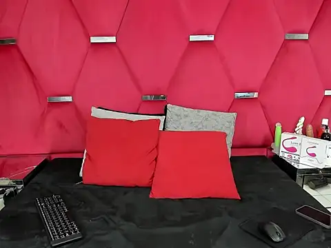 Snapshot of Alicee_Grey chatting on March 4, 2026, 2:34 pm Alicee Grey online show from March 4, 2026, 2:34 pm