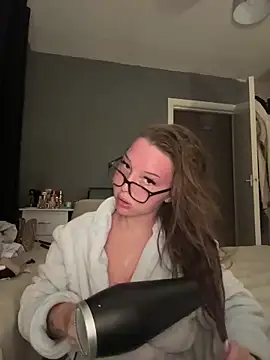 Snapshot of Bellesweett chatting on April 7, 2026, 7:14 pm Bellesweett online show from April 7, 2026, 7:14 pm