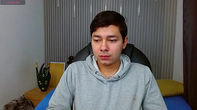 Snapshot of Julian_Smith21 chatting on April 19, 2026, 4:12 am Julian Smith21 online show from April 19, 2026, 4:12 am