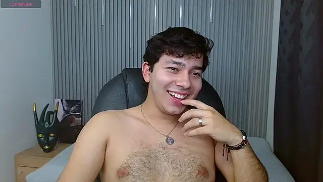 Snapshot of Julian_Smith21 chatting on May 8, 2026, 4:51 am Julian Smith21 online show from May 8, 2026, 4:51 am