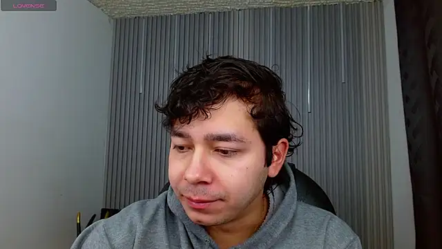 Snapshot of Julian_Smith21 chatting on May 14, 2026, 3:35 am Julian Smith21 online show from May 14, 2026, 3:35 am