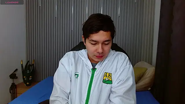 Snapshot of Julian_Smith21 chatting on May 21, 2026, 5:14 am Julian Smith21 online show from May 21, 2026, 5:14 am