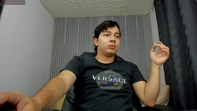 Snapshot of Julian_Smith21 chatting on May 30, 2026, 12:19 am Julian Smith21 online show from May 30, 2026, 12:19 am
