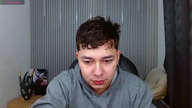 Julian Smith21 online show from June 21, 2026, 3:53 am