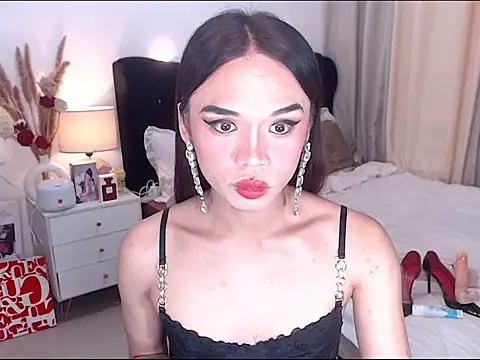 Snapshot of YzaHellsex chatting on March 9, 2026, 5:50 pm YzaHellsex online show from March 9, 2026, 5:50 pm