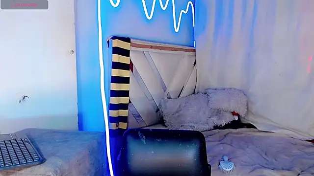 Snapshot of xyaraluv_ chatting on April 10, 2026, 7:51 pm xyaraluv online show from April 10, 2026, 7:51 pm