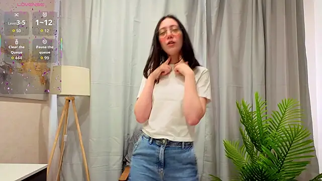 DoraWhitrock online show from March 20, 2026, 3:11 am