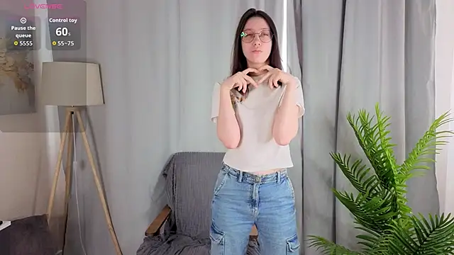 DoraWhitrock online show from March 28, 2026, 3:06 am