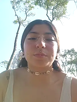 Snapshot of Little_Sweett chatting on March 4, 2026, 1:28 pm Little Sweett online show from March 4, 2026, 1:28 pm