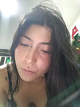 Snapshot of Little_Sweett chatting on March 8, 2026, 2:04 am Little Sweett online show from March 8, 2026, 2:04 am