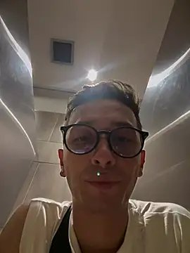 Snapshot of Thiago_Jones1 chatting on June 21, 2026, 8:33 pm Thiago Jones1 online show from June 21, 2026, 8:33 pm