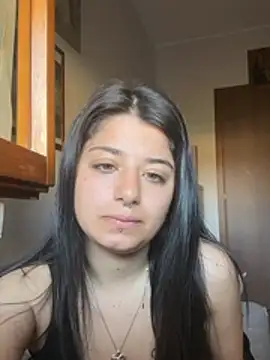 maryzoe05 online show from April 18, 2026, 3:16 pm