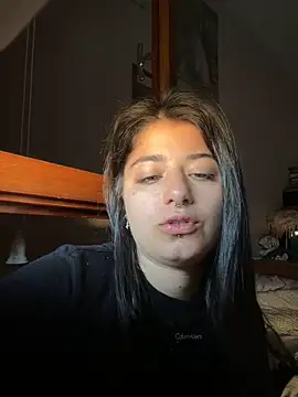 maryzoe05 online show from April 24, 2026, 4:42 pm